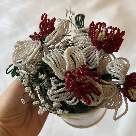 VTG Beaded Flowers in Mug - Picture 2 of 3